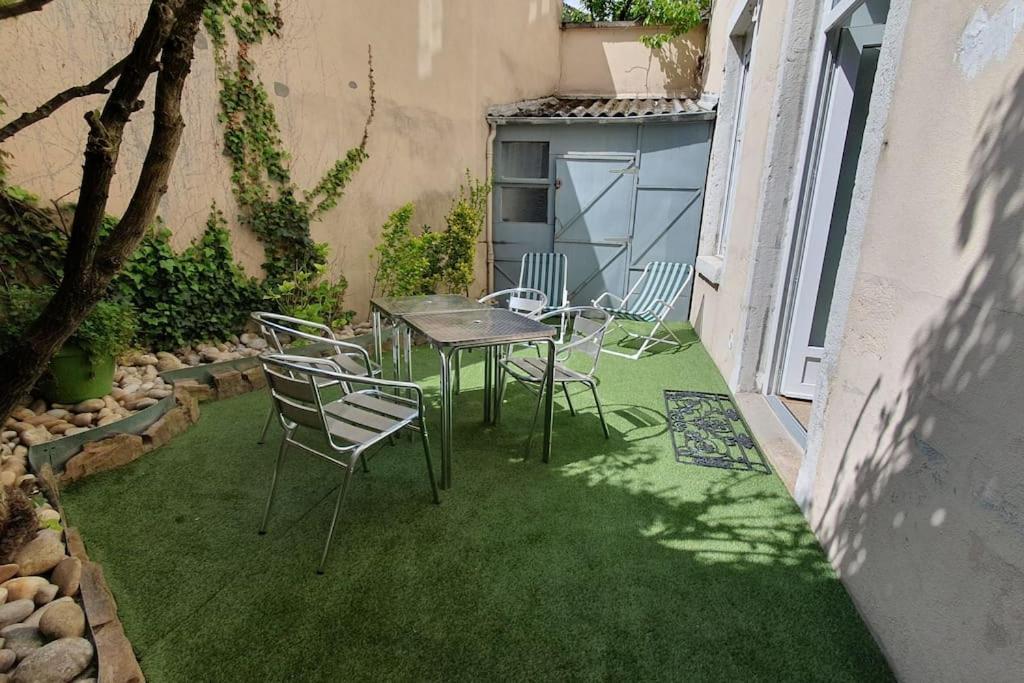 Classe 4 Etoiles - Cybele - Centre 2 Chambres, Cour Privative Et Garage Appartement Vienne (Isere)