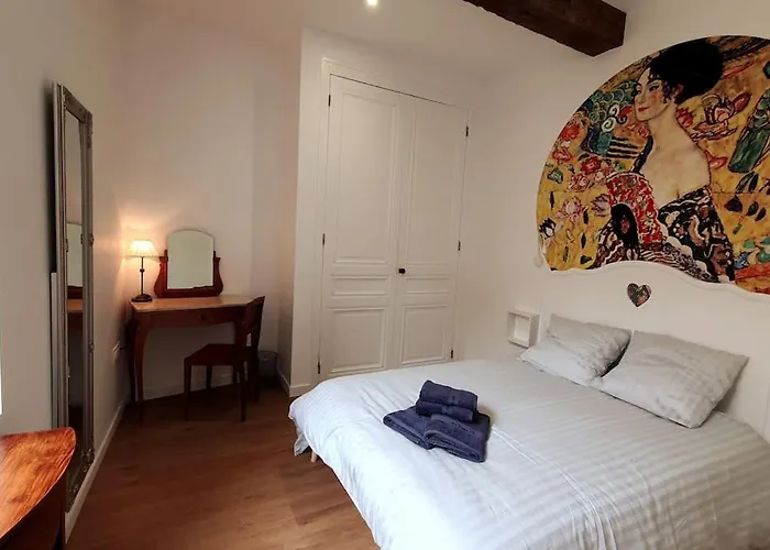Classe 4 Etoiles - Cybele - Centre Ville 2 Chambres, Cour Privative Et Garage