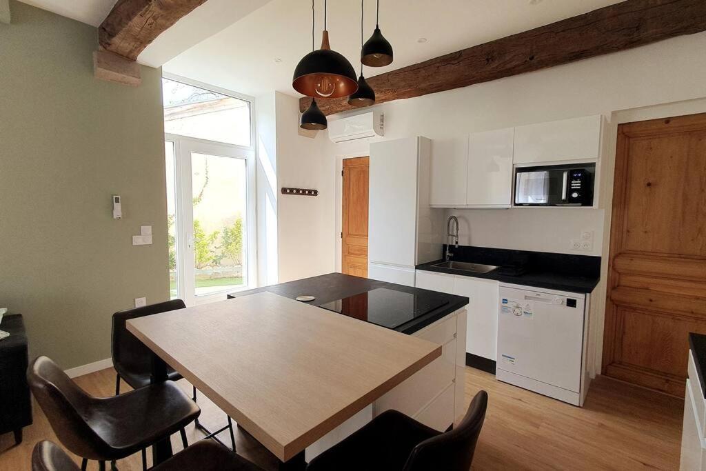 Classe 4 Etoiles - Cybele - Centre 2 Chambres, Cour Privative Et Garage Apartment *