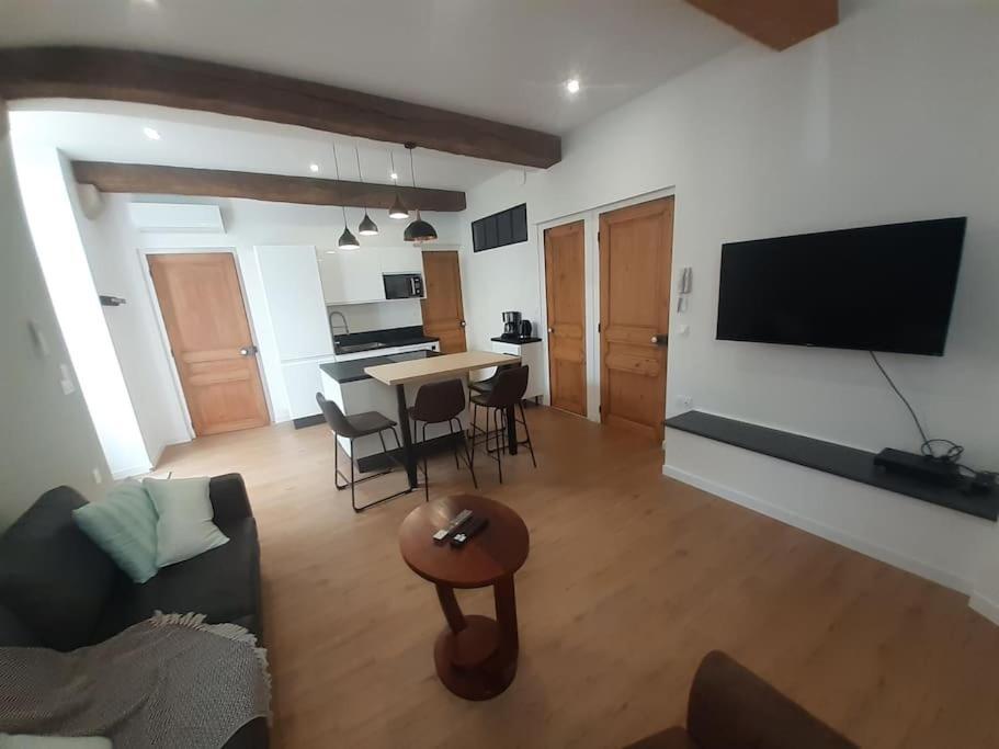 Apartment Classe 4 Etoiles - Cybele - Centre 2 Chambres, Cour Privative Et Garage