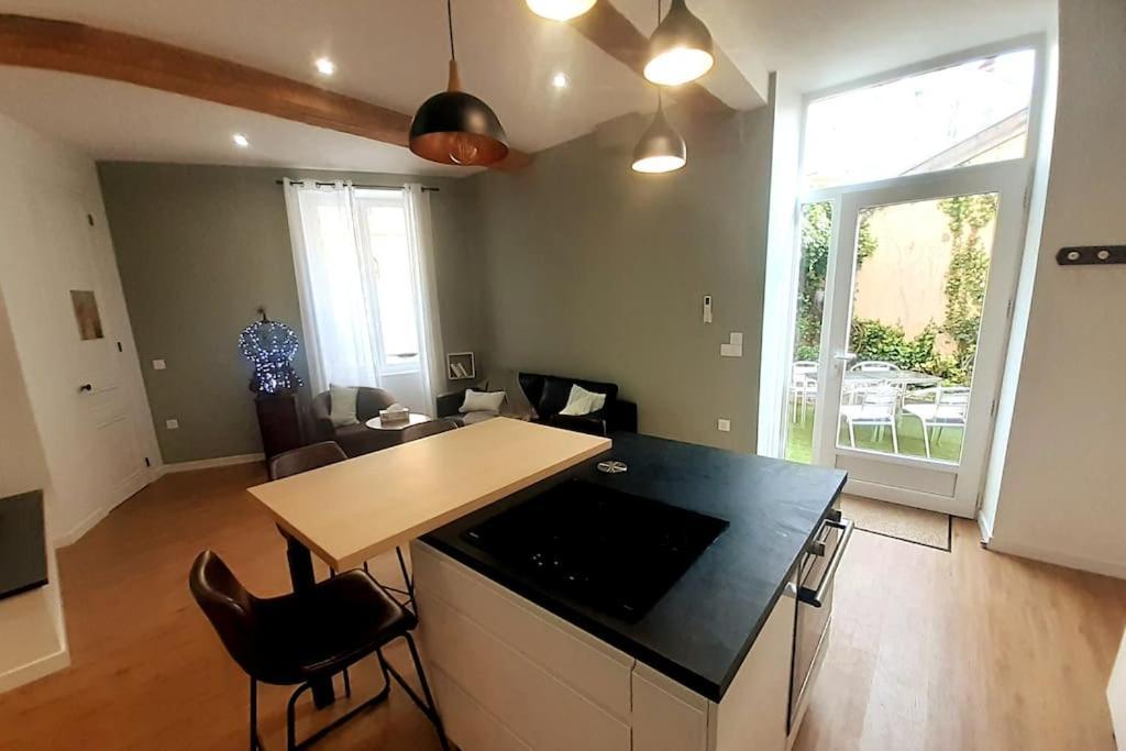Classe 4 Etoiles - Cybele - Centre 2 Chambres, Cour Privative Et Garage *