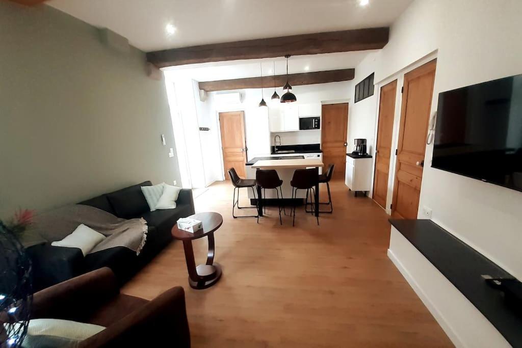 Classe 4 Etoiles - Cybele - Centre 2 Chambres, Cour Privative Et Garage